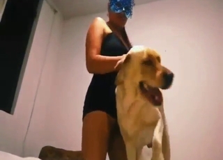 Azgın bir MILF için köpek horozu zevk seansı