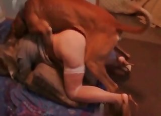 Woman with zoophilia fetish wants the cock of a doggo