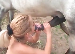 Mladý džokej a čierna mäsová rúra