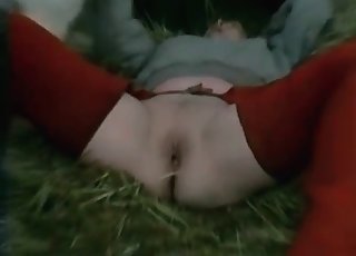 Niesamowita akcja seksualna z psem i zoofilem