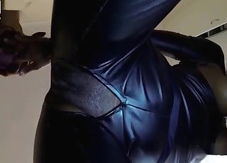 एबोनी और स्वीट लैब्राडोर अच्छी चुदाई कर रहे हैं